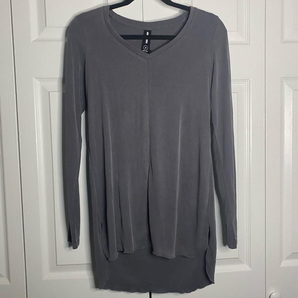 Grey Ribbed Knit V-Neck Flowy Loose Relax Fit High-Low Hem Long Sleeve Top NWT